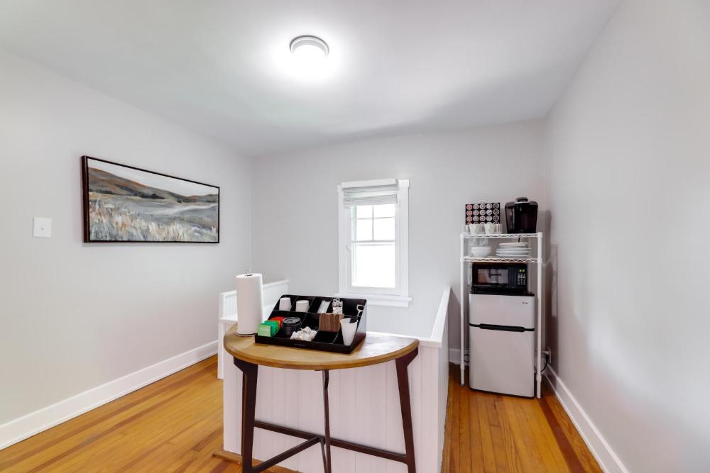 Cincinnati Apartment 1 Mi to Hyde Park Square!